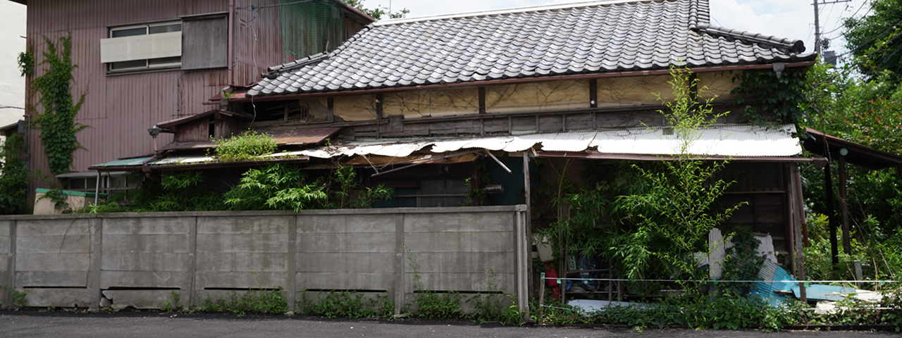 1.水戸市にお住まいのE様が「相続した実家を売却し母親の遺言書に沿って兄弟で均等に相続できた事例」